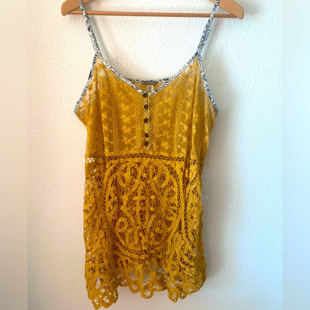 Beautiful gold detailed cami-LARGE
